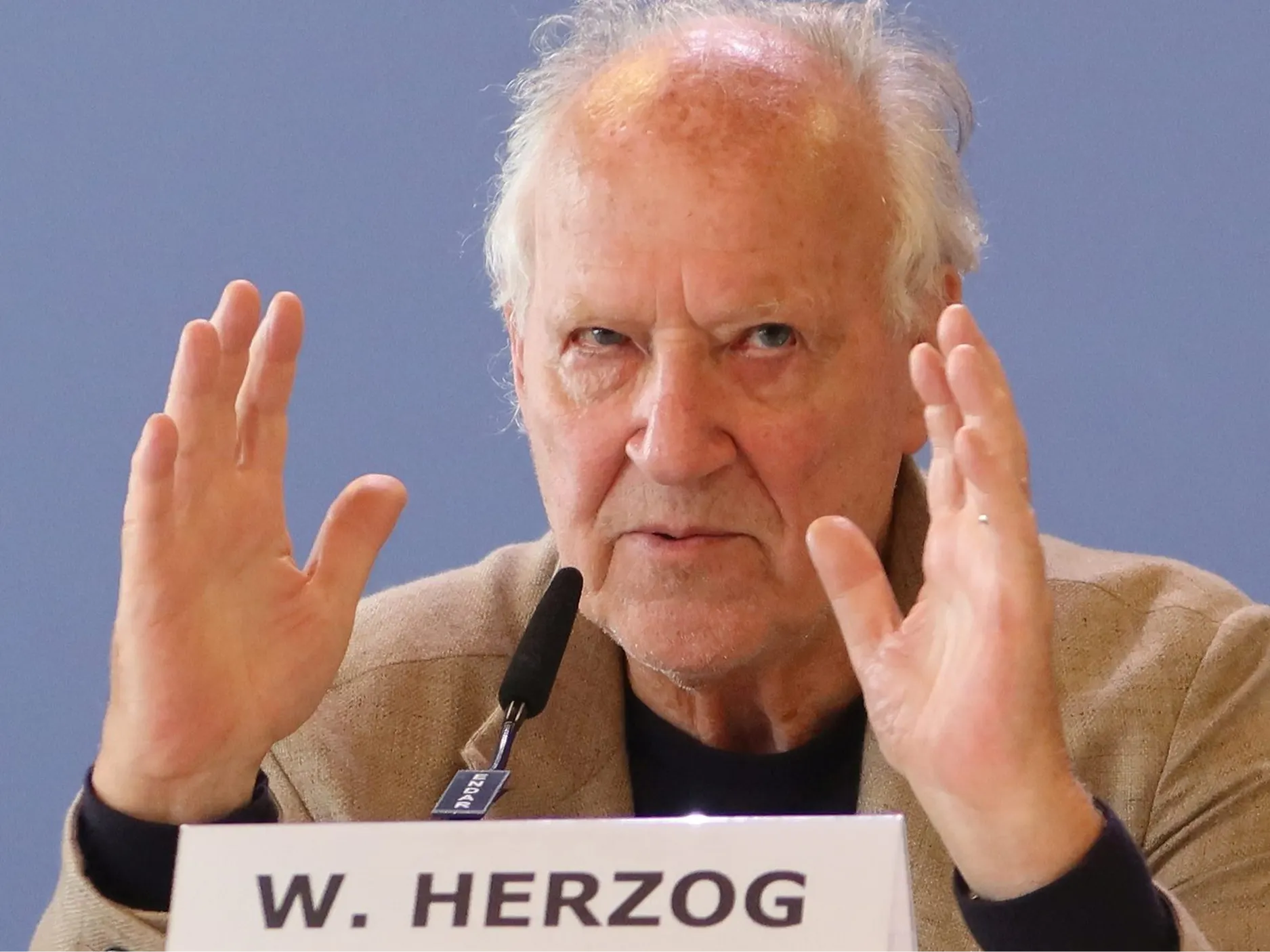 Werner Herzog na tiskovni konferenci